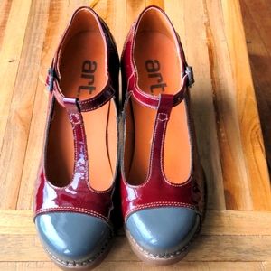 COPY - SALE! Immaculate Art two-tone patent Mary Janes